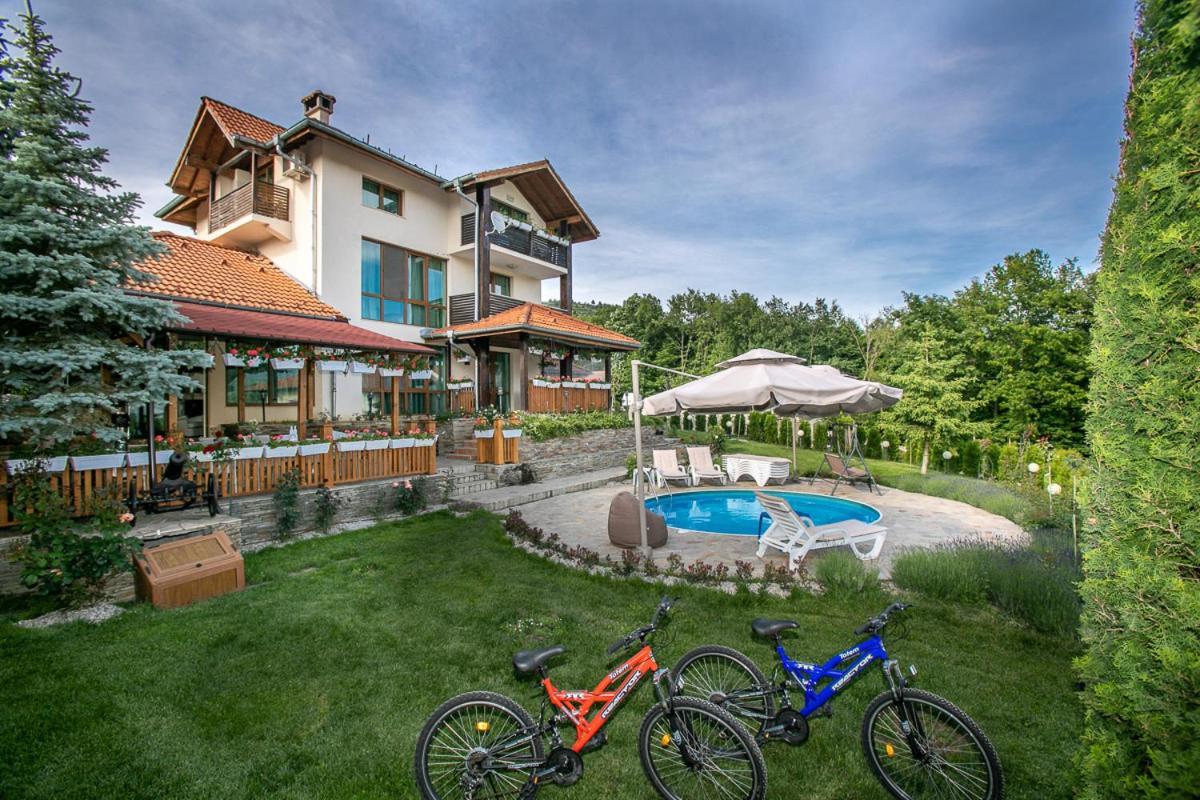 Vila Gardenia Gumoshtnik Exteriér fotografie